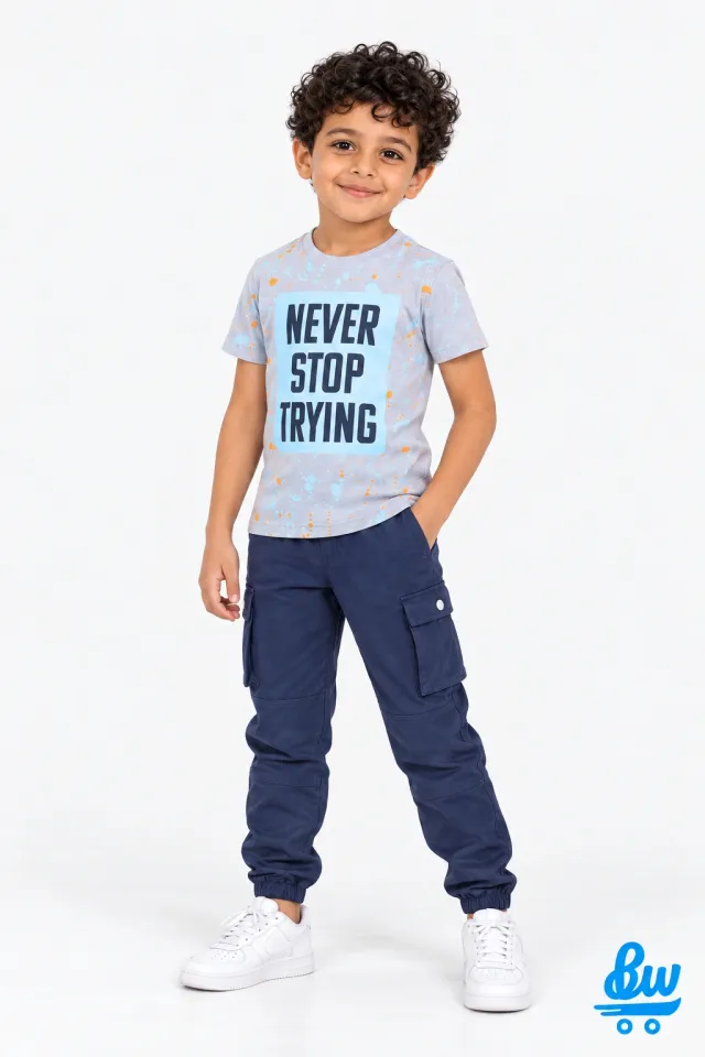 طقم تيشيرت بطبعة Never Stop Trying وبنطلون جوجر كارغو أولادي قطن من VIOLA – قطعتان – كود 5831